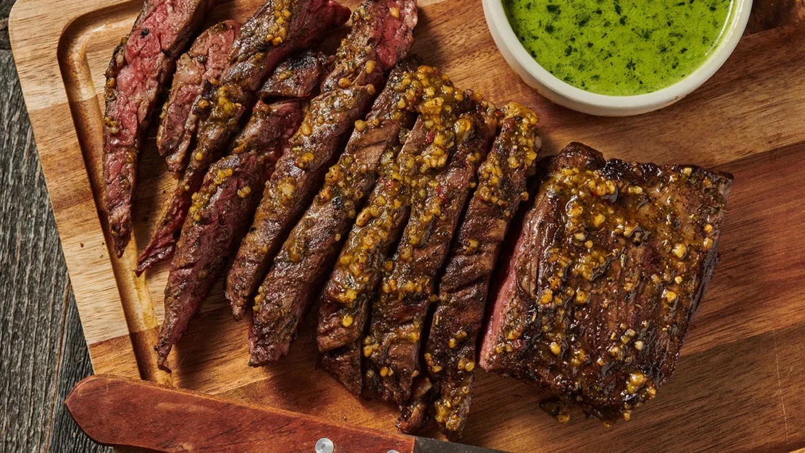 Receita de Bife Brasileiro com Molho Chimichurri